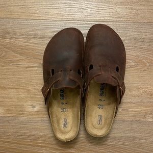 Brown oiled leather Birkenstock Boston Clogs